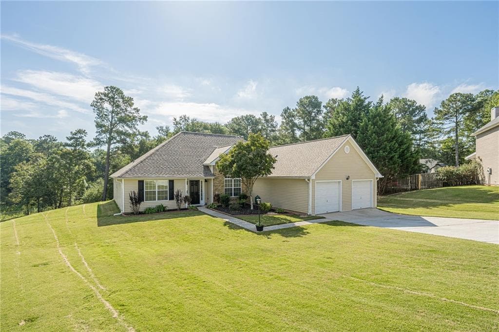 4 bedroom, 4 bathroom, 2,406 sq ft single family residence for sale at 2316 Acorn Way, Monroe, GA 30656 — photo 6