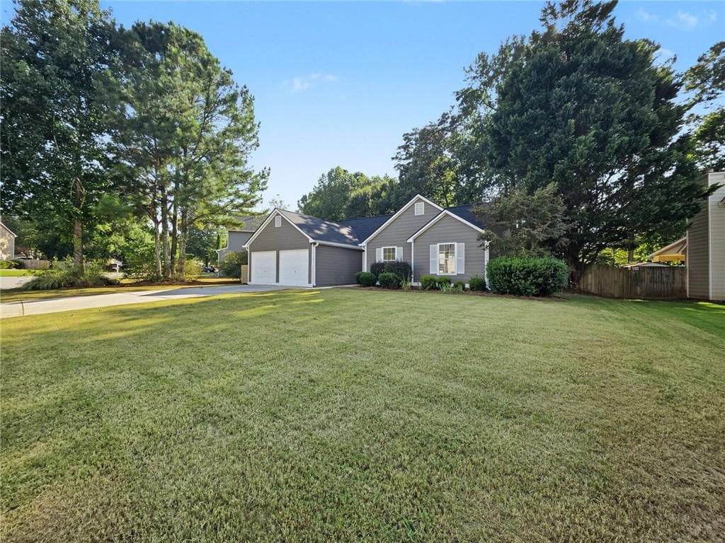 3 bedroom, 3 bathroom, 1,485 sq ft single family residence for sale at 4887 Lake Park Lane, Acworth, GA 30101 — photo 3