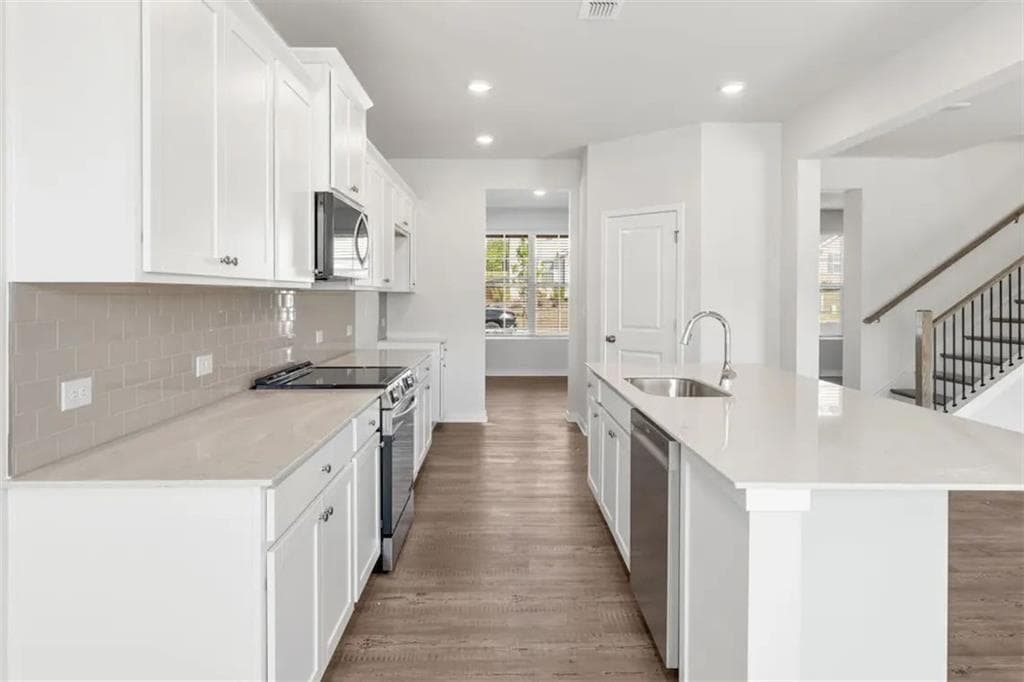 5 bedroom, 4 bathroom, 3,403 sq ft single family residence for sale at 5622 Rosehall Place, South Fulton, GA 30349 — photo 8