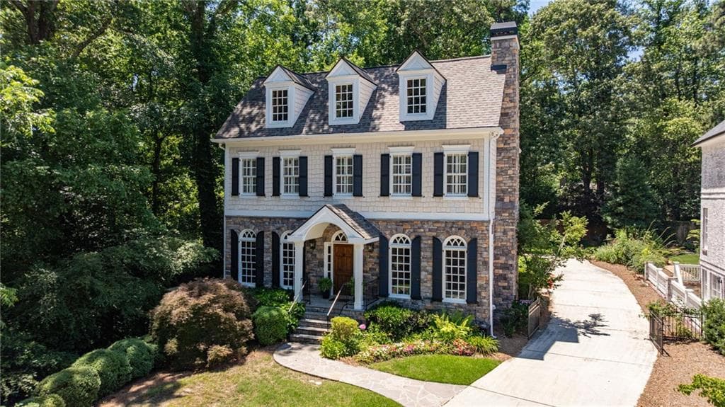 5 bedroom, 5 bathroom, 5,005 sq ft single family residence for sale at 3014 Greendale Drive, Atlanta, GA 30327 — photo 2