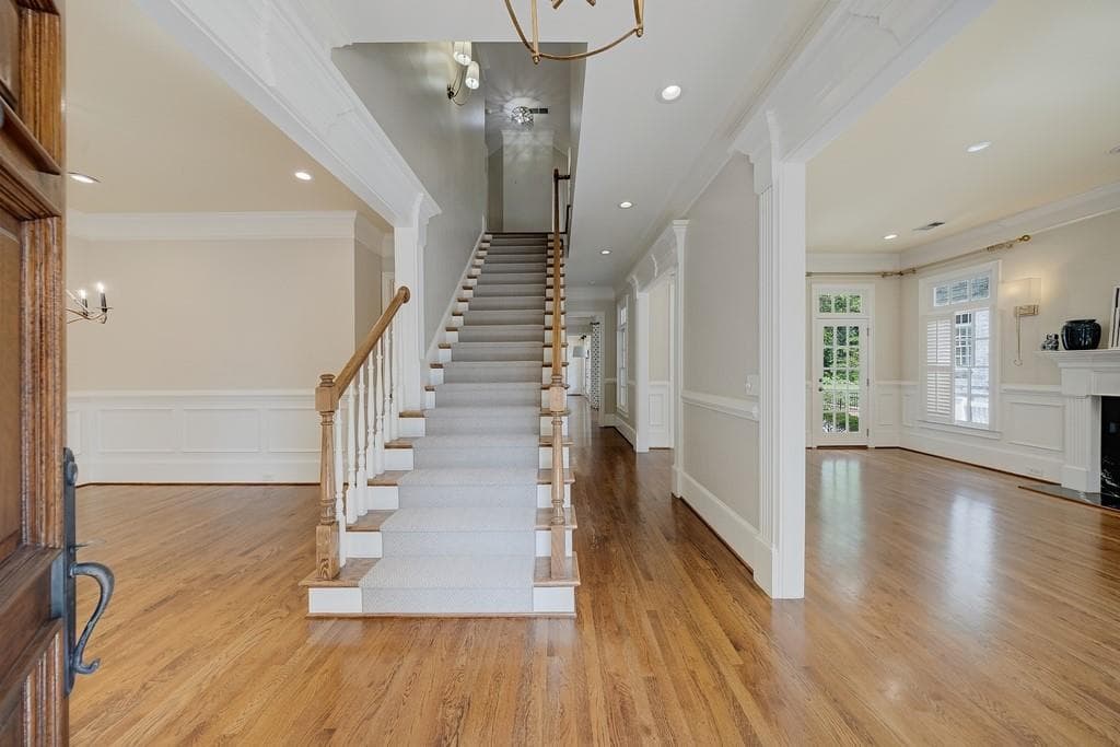5 bedroom, 5 bathroom, 5,005 sq ft single family residence for sale at 3014 Greendale Drive, Atlanta, GA 30327 — photo 3