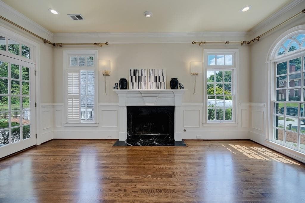5 bedroom, 5 bathroom, 5,005 sq ft single family residence for sale at 3014 Greendale Drive, Atlanta, GA 30327 — photo 4