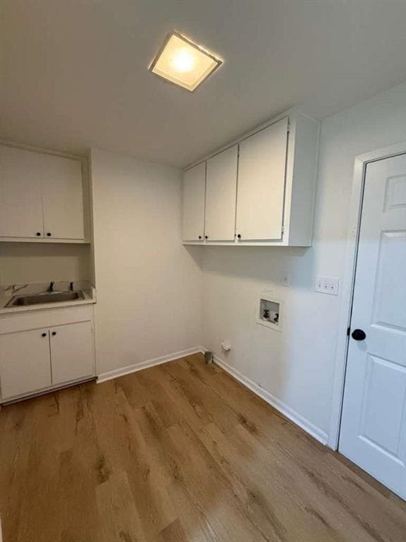 3 bedroom, 3 bathroom, 5,072 sq ft single family residence for sale at 352 N Peak Drive, Alpharetta, GA 30022 — photo 3