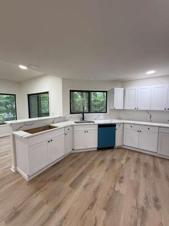 3 bedroom, 3 bathroom, 5,072 sq ft single family residence for sale at 352 N Peak Drive, Alpharetta, GA 30022 — photo 4