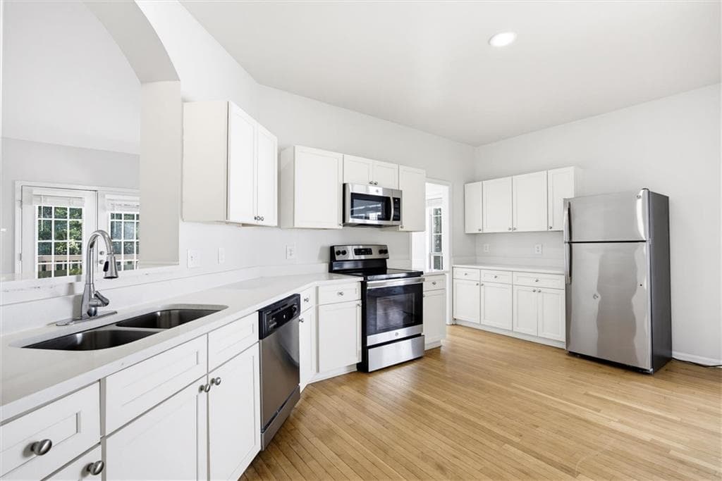 3 bedroom, 3 bathroom, 1,989 sq ft single family residence for sale at 9993 Harmon Springs Drive, Villa Rica, GA 30180 — photo 3