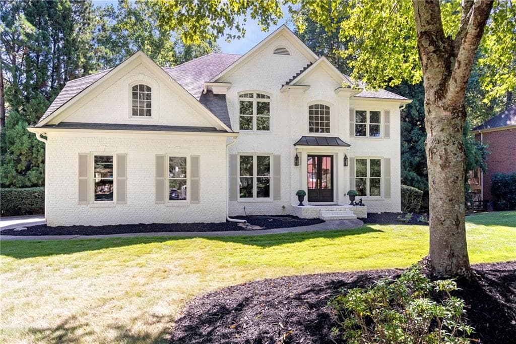 6 bedroom, 3 bathroom, 3,868 sq ft single family residence for sale at 162 Grand Avenue, Suwanee, GA 30024 — photo 3
