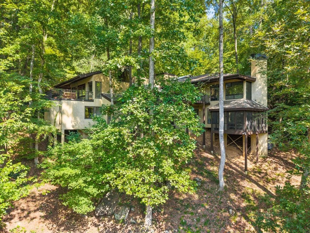 4 bedroom, 5 bathroom, 3,914 sq ft single family residence for sale at 114 River Park Drive, Atlanta, GA 30328 — photo 6