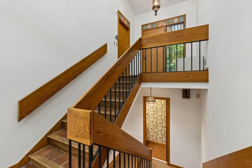 4 bedroom, 5 bathroom, 3,914 sq ft single family residence for sale at 114 River Park Drive, Atlanta, GA 30328 — photo 9