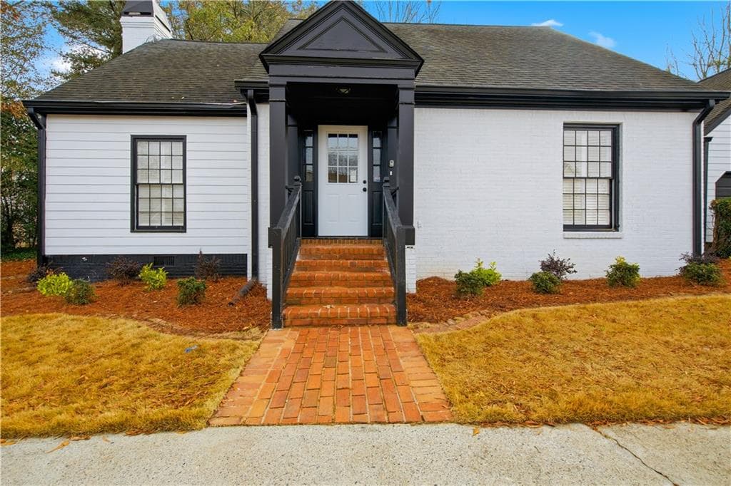 4 bedroom, 3 bathroom, 5,113 sq ft single family residence for sale at 1044 Little Willeo Road, Marietta, GA 30068 — photo 3