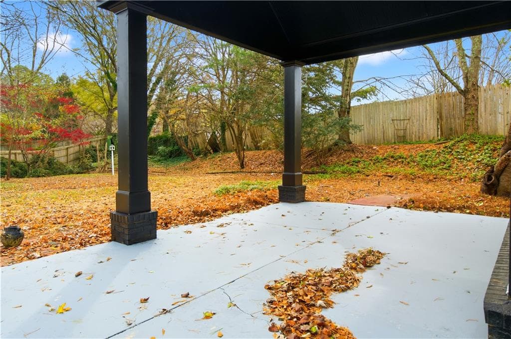 4 bedroom, 3 bathroom, 5,113 sq ft single family residence for sale at 1044 Little Willeo Road, Marietta, GA 30068 — photo 5