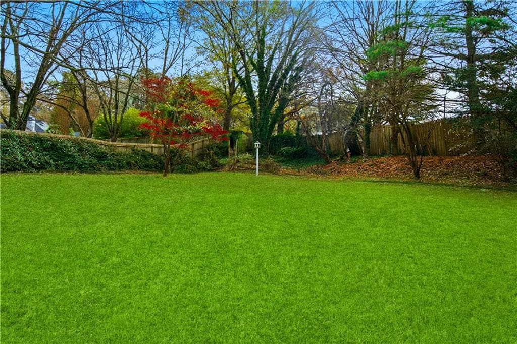 4 bedroom, 3 bathroom, 5,113 sq ft single family residence for sale at 1044 Little Willeo Road, Marietta, GA 30068 — photo 7