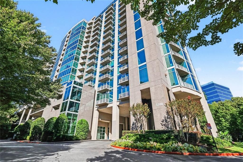 1 bedroom, 1 bathroom, 776 sq ft condominium for sale at 3300 Windy Ridge Parkway 1419, Atlanta, GA 30339 — photo 1 of 51