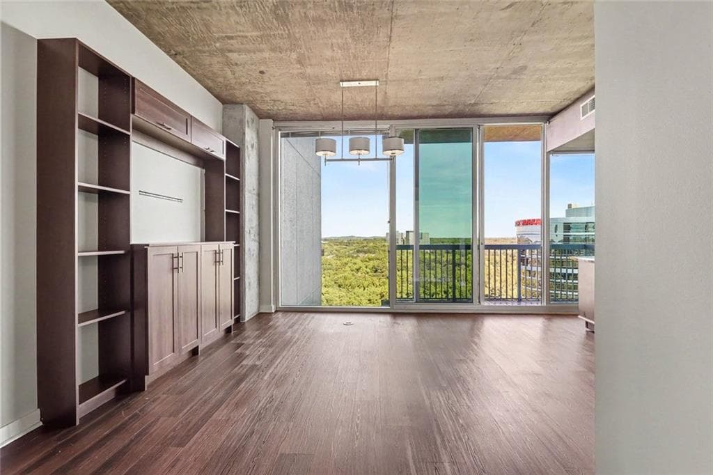 1 bedroom, 1 bathroom, 776 sq ft condominium for sale at 3300 Windy Ridge Parkway 1419, Atlanta, GA 30339 — photo 2