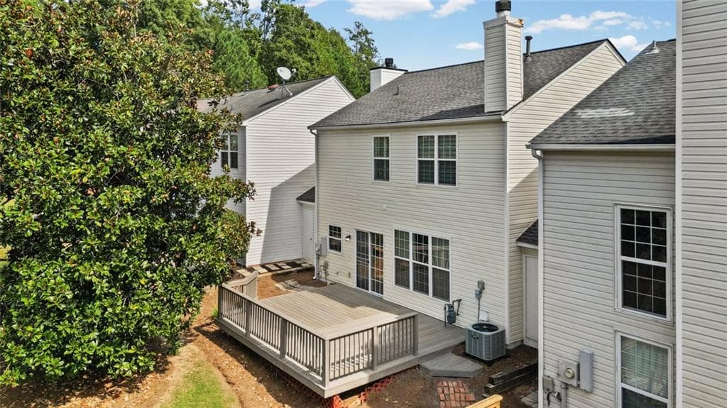 2 bedroom, 3 bathroom, 1,409 sq ft townhouse for sale at 30 Devonshire Court, Alpharetta, GA 30022 — photo 2