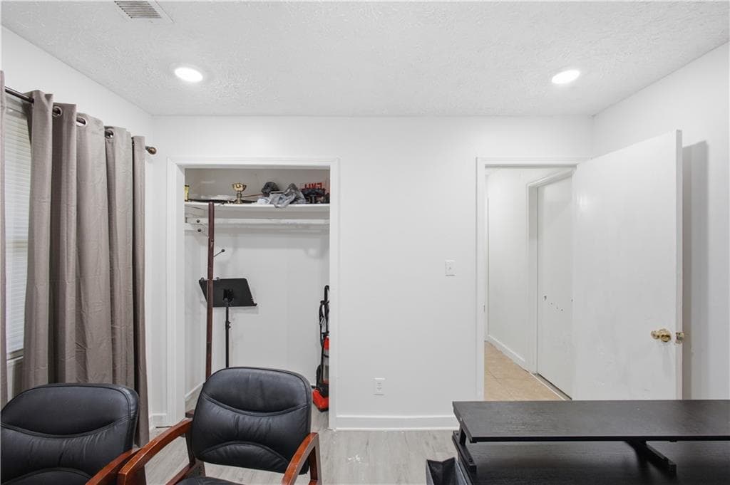3 bedroom, 2 bathroom, 1,694 sq ft single family residence for sale at 3619 Everson Road, Snellville, GA 30039 — photo 8
