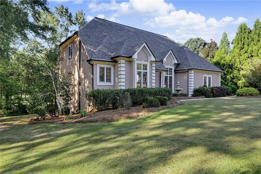 3 bedroom, 3 bathroom, 3,817 sq ft single family residence for sale at 884 Fairway Drive, Monroe, GA 30655 — photo 3