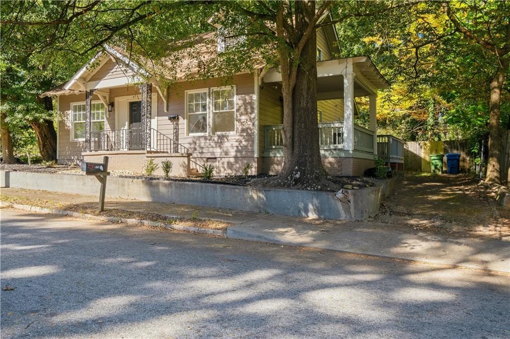 3 bedroom, 3 bathroom, 2,750 sq ft single family residence for sale at 673 Pearce Street, Atlanta, GA 30310 — photo 2