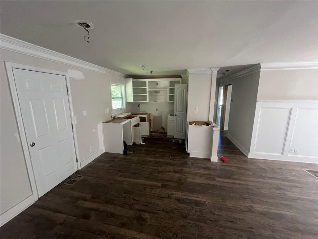 4 bedroom, 2 bathroom, 875 sq ft single family residence for sale at 446 Fedora Way, Atlanta, GA 30331 — photo 4