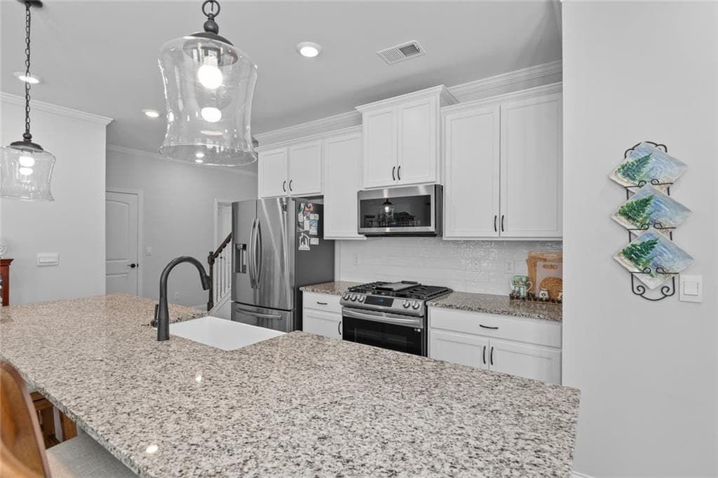 3 bedroom, 3 bathroom, 2,382 sq ft single family residence for sale at 10 Palmetto Run Run, Dallas, GA 30132 — photo 7