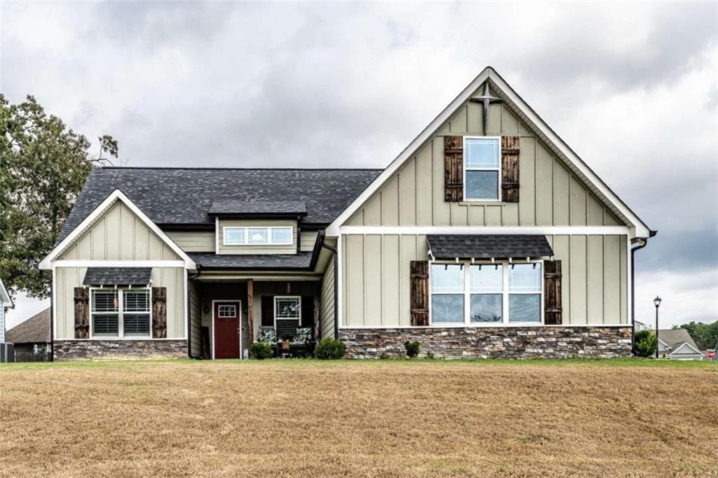 3 bedroom, 2 bathroom, 2,000 sq ft home for sale at 4 Water Oak Trail, Rome, GA