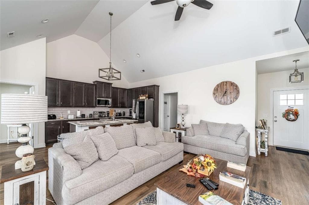 3 bedroom, 2 bathroom, 2,000 sq ft single family residence for sale at 4 Water Oak Trail, Rome, GA 30165 — photo 8