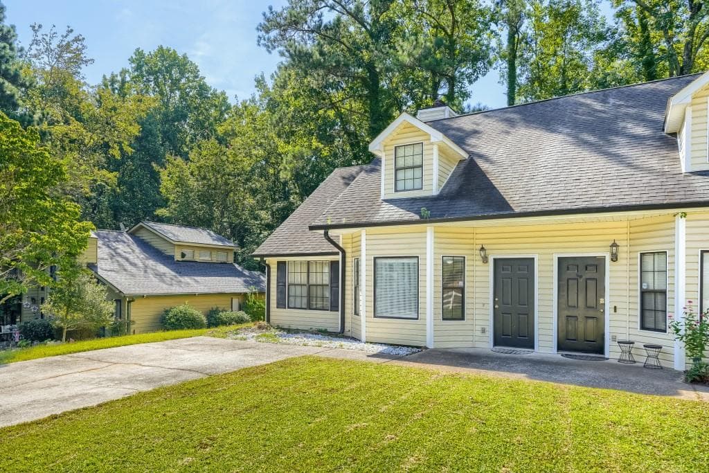 3 bedroom, 2 bathroom, 1,310 sq ft townhouse for sale at 6702 Lakewood Drive, Douglasville, GA 30135 — photo 3