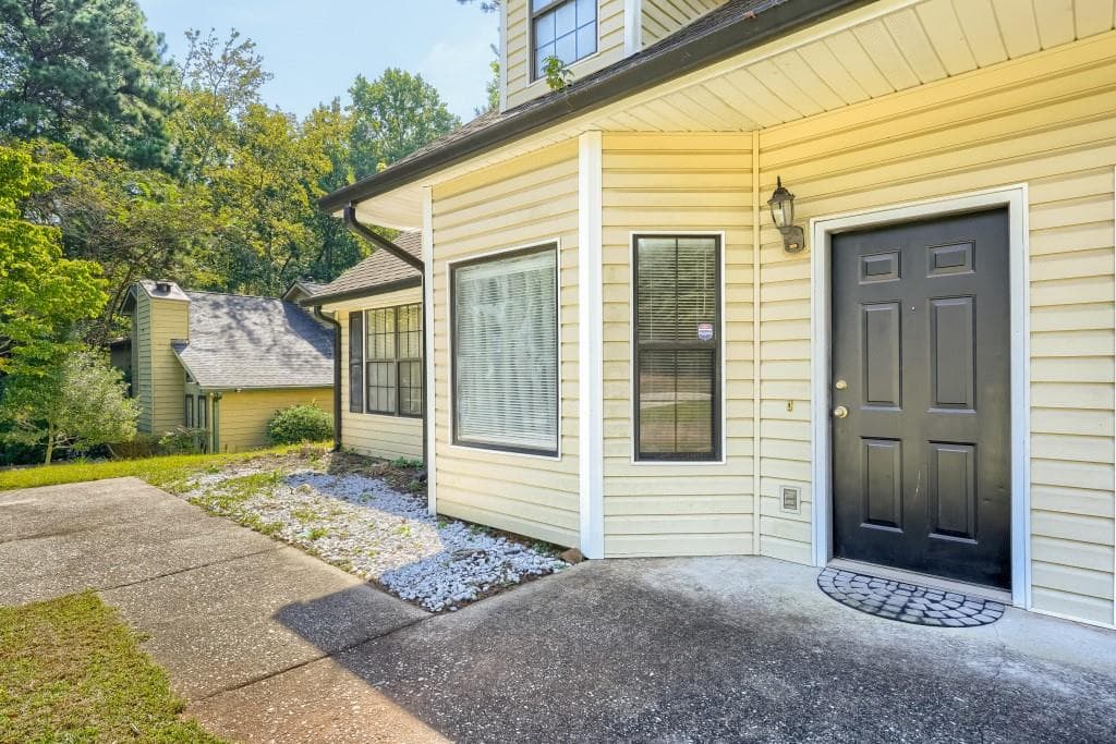 3 bedroom, 2 bathroom, 1,310 sq ft townhouse for sale at 6702 Lakewood Drive, Douglasville, GA 30135 — photo 4