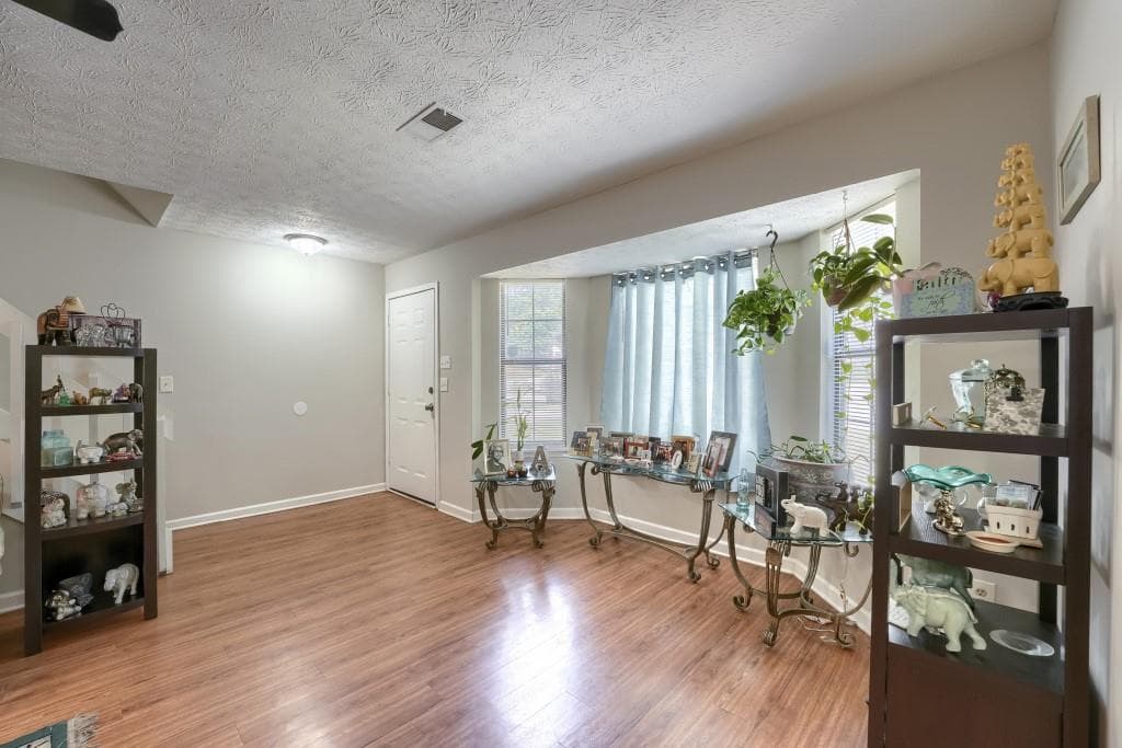 3 bedroom, 2 bathroom, 1,310 sq ft townhouse for sale at 6702 Lakewood Drive, Douglasville, GA 30135 — photo 6