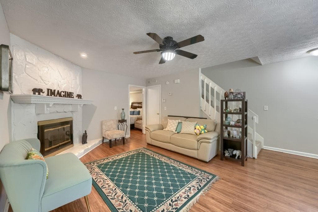 3 bedroom, 2 bathroom, 1,310 sq ft townhouse for sale at 6702 Lakewood Drive, Douglasville, GA 30135 — photo 9