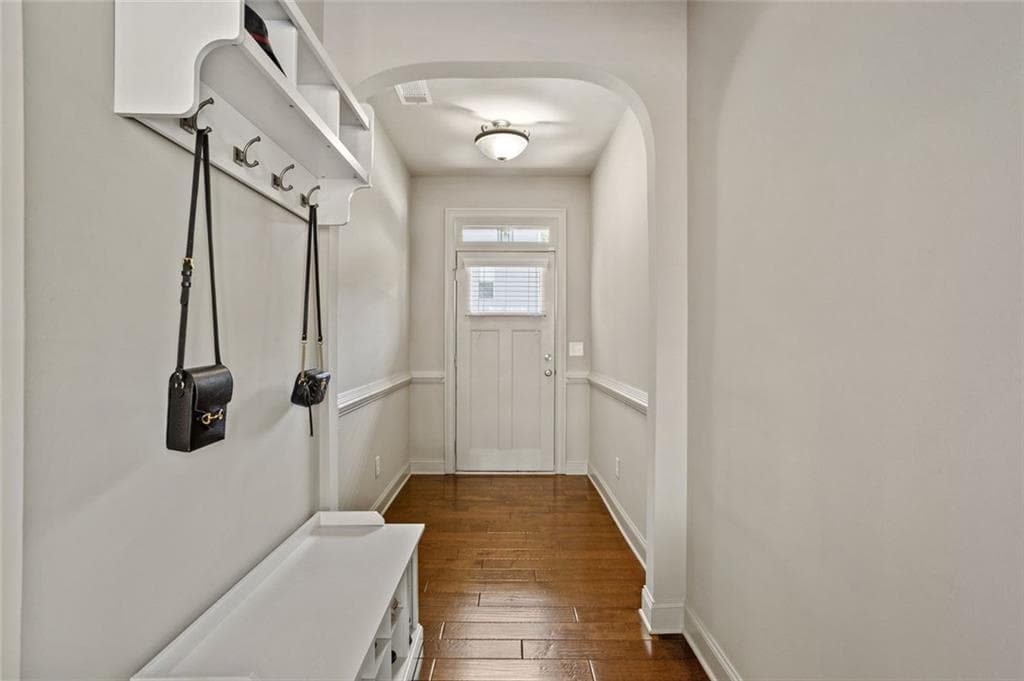 3 bedroom, 3 bathroom, 2,004 sq ft townhouse for sale at 2390 Whiteoak Court, Smyrna, GA 30080 — photo 7