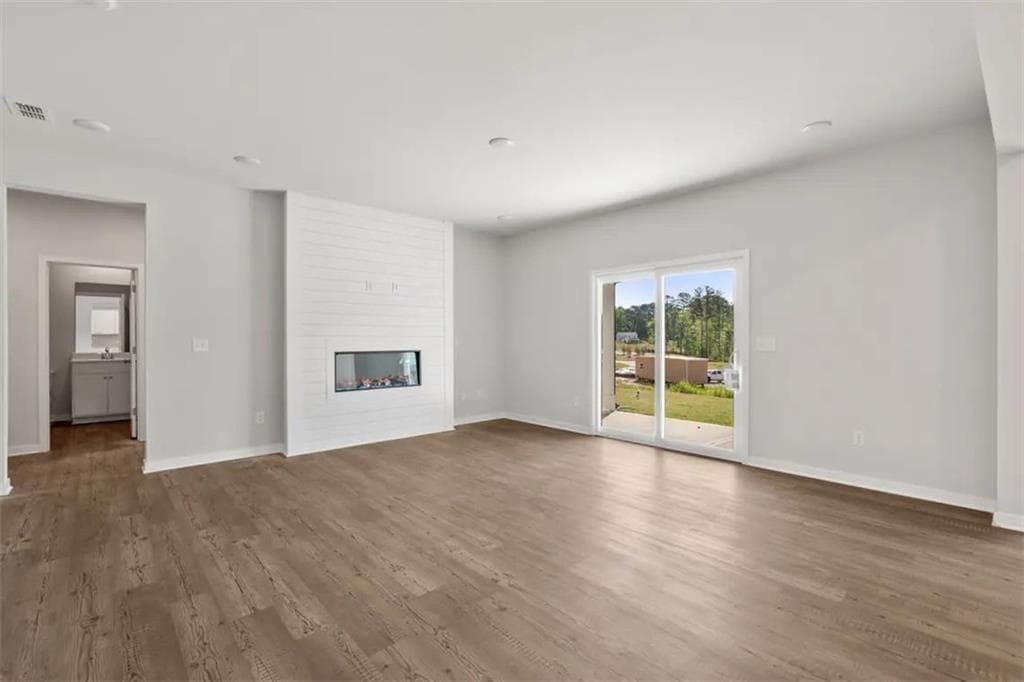 5 bedroom, 4 bathroom, 3,403 sq ft single family residence for sale at 5606 Rosehall Place, South Fulton, GA 30349 — photo 6
