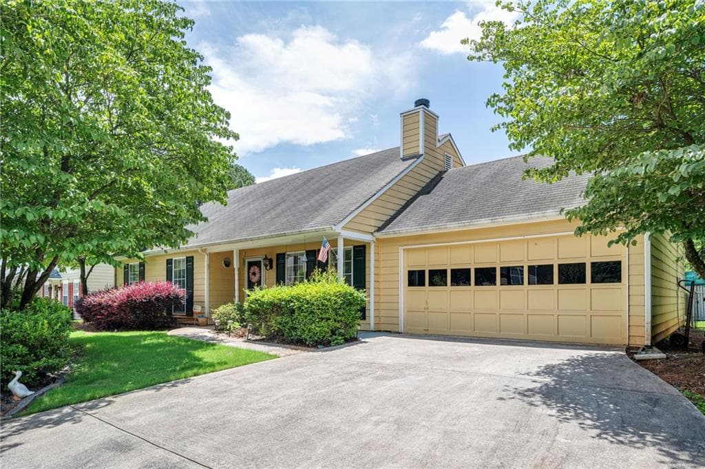3 bedroom, 2 bathroom, 1,392 sq ft single family residence for sale at 4015 Paloverde Drive, Kennesaw, GA 30144