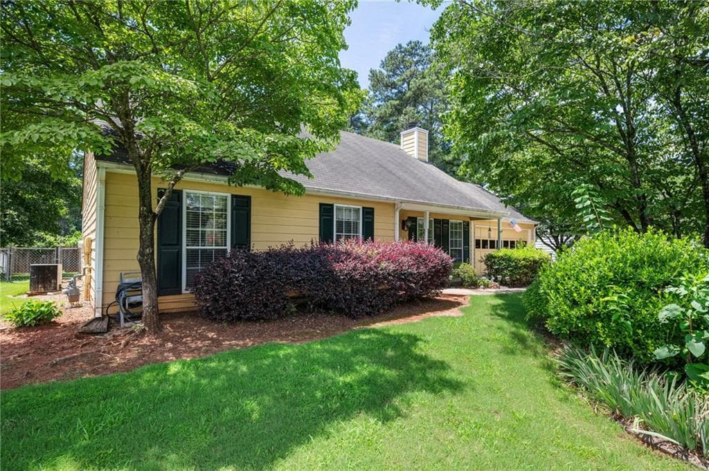 3 bedroom, 2 bathroom, 1,392 sq ft single family residence for sale at 4015 Paloverde Drive, Kennesaw, GA 30144 — photo 2