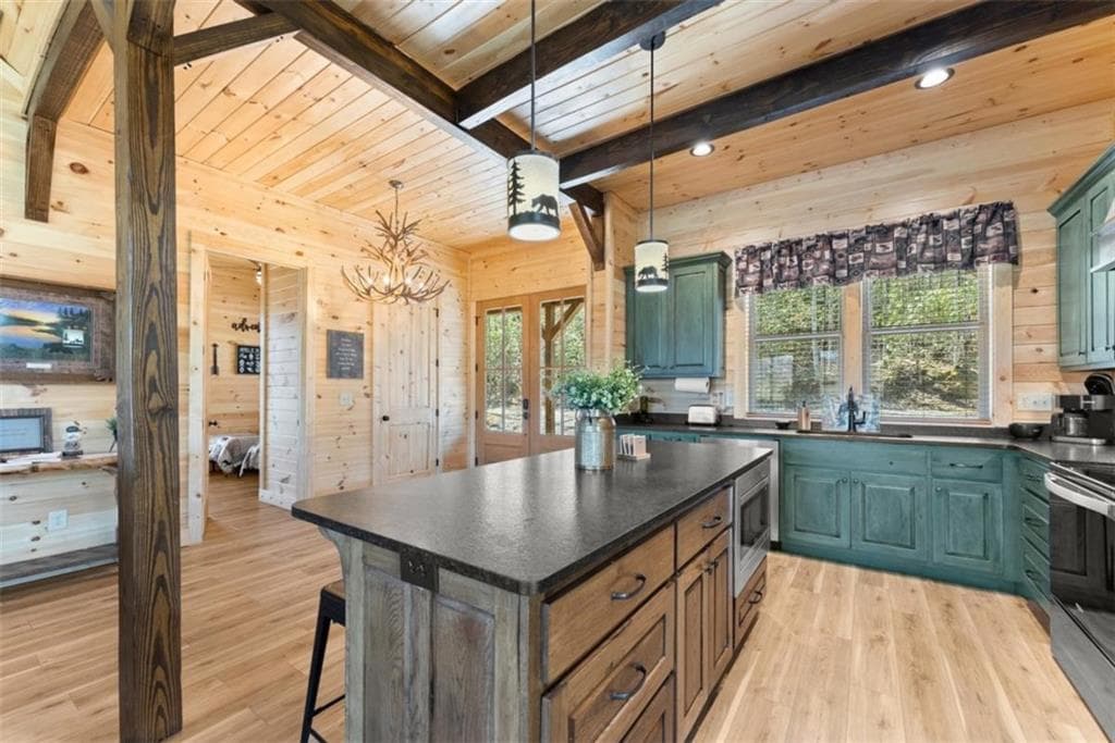 3 bedroom, 3 bathroom, 2,130 sq ft single family residence for sale at 473 Monroe Ridge Road, Sautee Nacoochee, GA 30571 — photo 9
