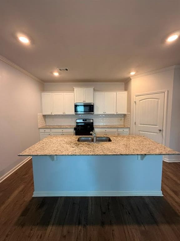 5 bedroom, 4 bathroom, 3,480 sq ft single family residence for sale at 7481 Hawk Tail Way, Fairburn, GA 30213 — photo 2