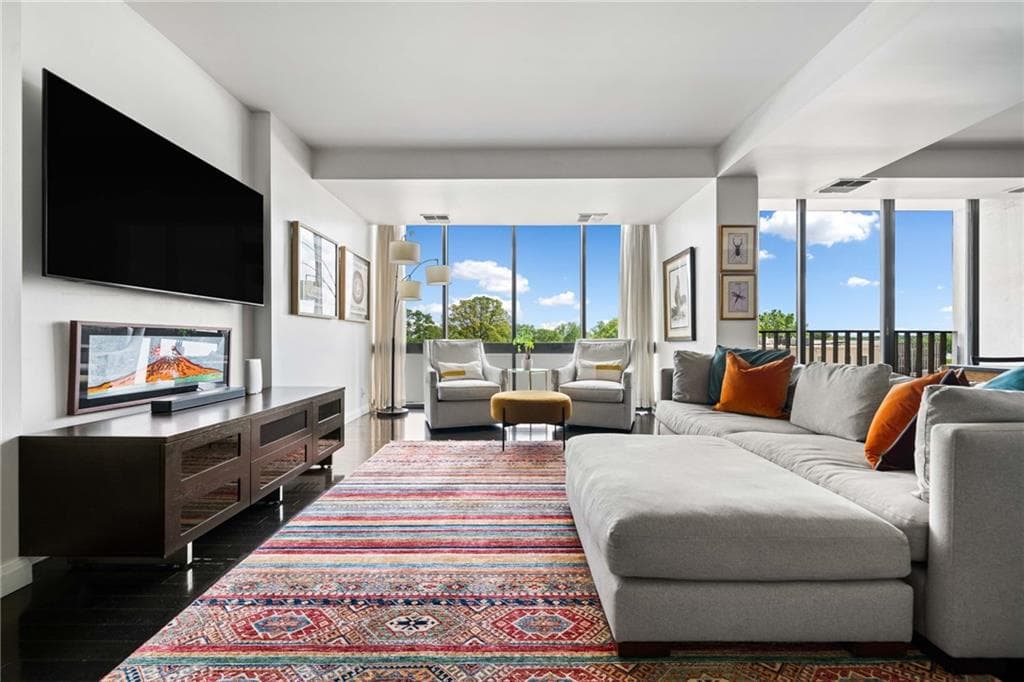 2 bedroom, 2 bathroom, 1,641 sq ft condominium for sale at 145 15th Street 435, Atlanta, GA 30309 — photo 2