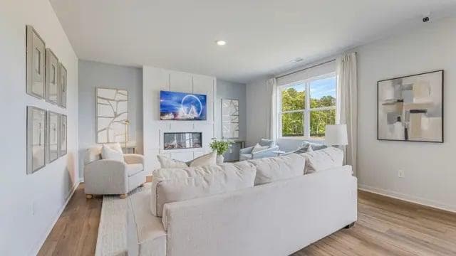 4 bedroom, 3 bathroom, 2,568 sq ft single family residence for sale at 5675 Rosehall Place, South Fulton, GA 30349 — photo 8