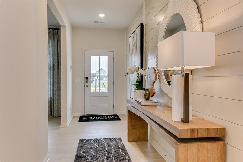 5 bedroom, 3 bathroom, 2,686 sq ft single family residence for sale at 400 Satilla Court, Locust Grove, GA 30248 — photo 3