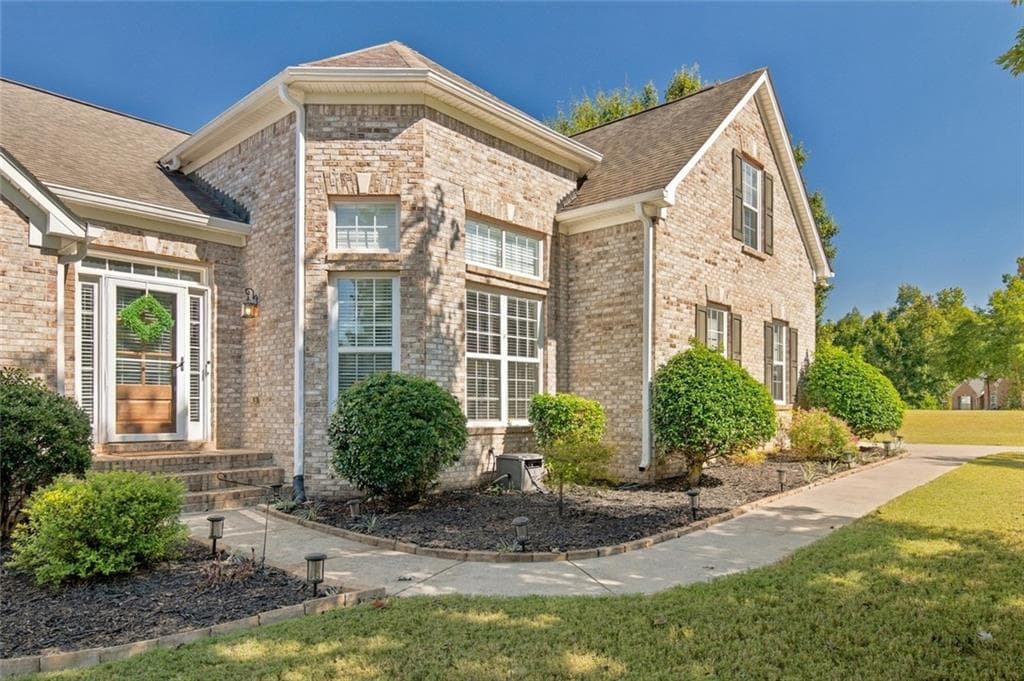 3 bedroom, 2 bathroom, 2,353 sq ft single family residence for sale at 2449 Snowshoe Bend, Bethlehem, GA 30620 — photo 2