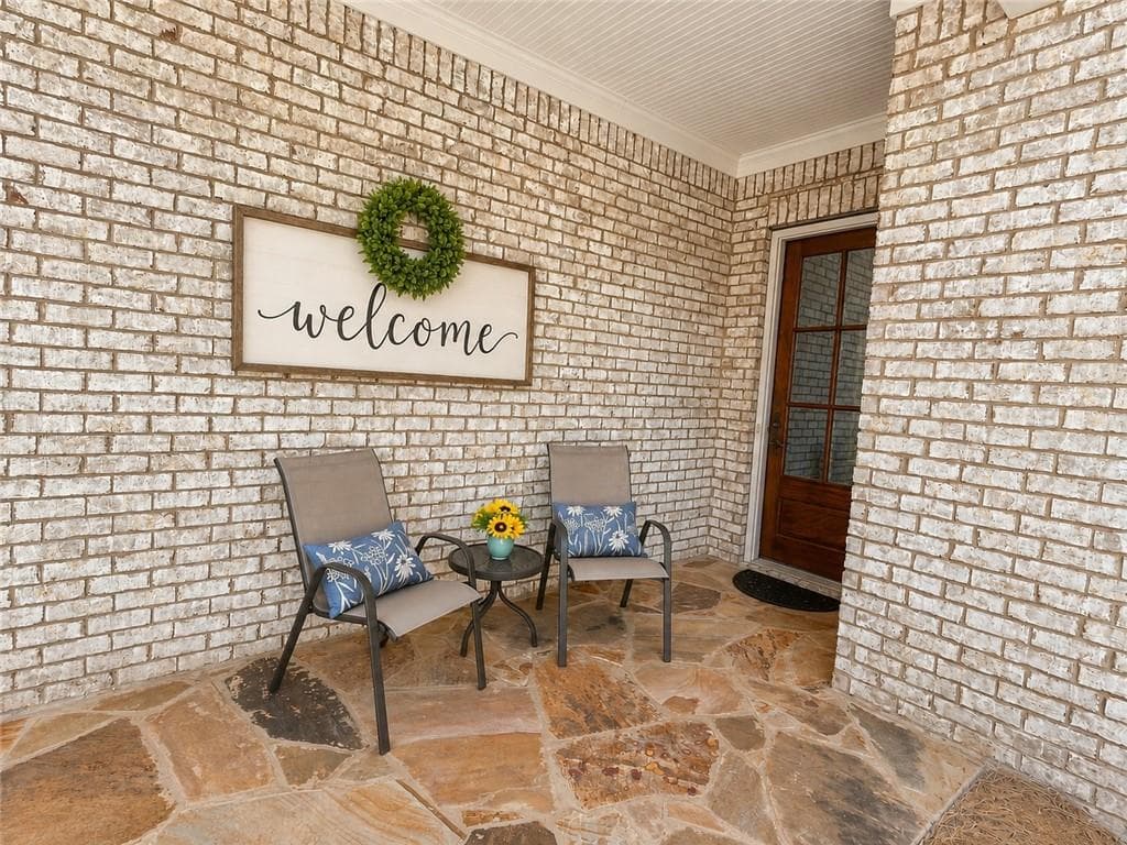 3 bedroom, 4 bathroom, 3,139 sq ft single family residence for sale at 6025 Overlook Club Circle, Suwanee, GA 30024 — photo 3
