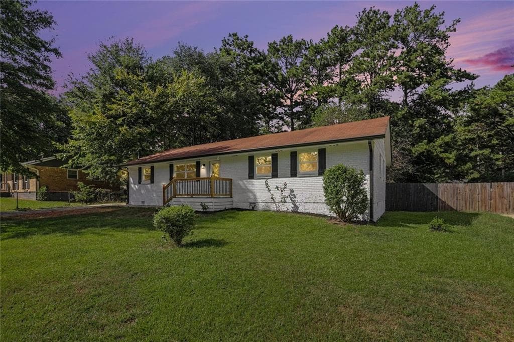4 bedroom, 2 bathroom, 1,352 sq ft single family residence for sale at 46 Royce Drive, Jonesboro, GA 30238 — photo 4
