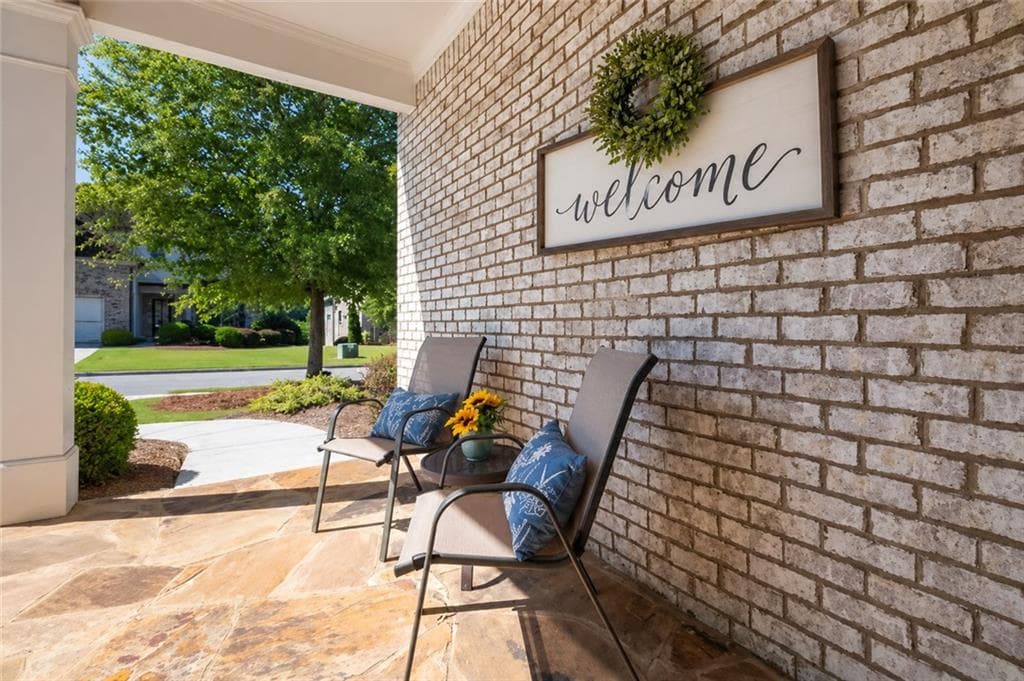 3 bedroom, 4 bathroom, 3,139 sq ft single family residence for sale at 6025 Overlook Club Circle, Suwanee, GA 30024 — photo 4