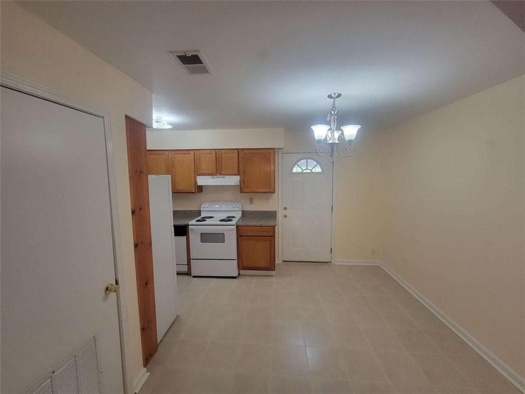 2 bedroom, 2 bathroom, 1,024 sq ft townhouse for sale at 2674 Evans Mill Drive, Lithonia, GA 30058 — photo 5