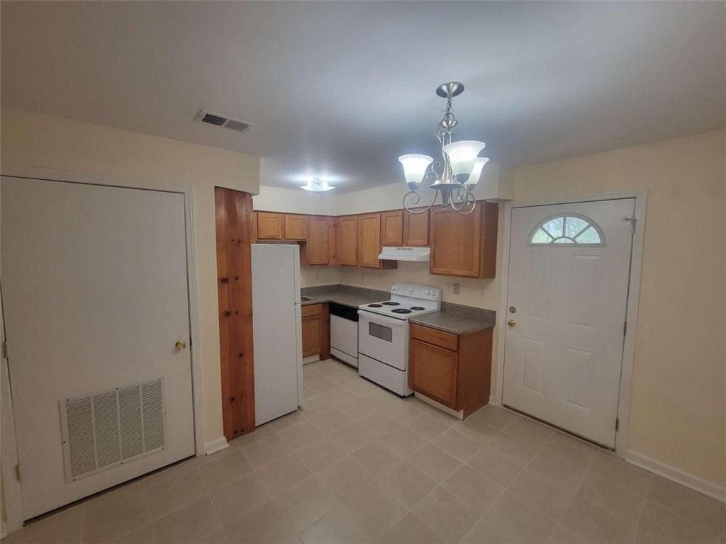 2 bedroom, 2 bathroom, 1,024 sq ft townhouse for sale at 2674 Evans Mill Drive, Lithonia, GA 30058 — photo 6