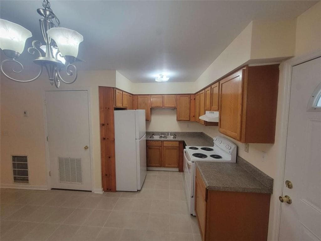 2 bedroom, 2 bathroom, 1,024 sq ft townhouse for sale at 2674 Evans Mill Drive, Lithonia, GA 30058 — photo 7
