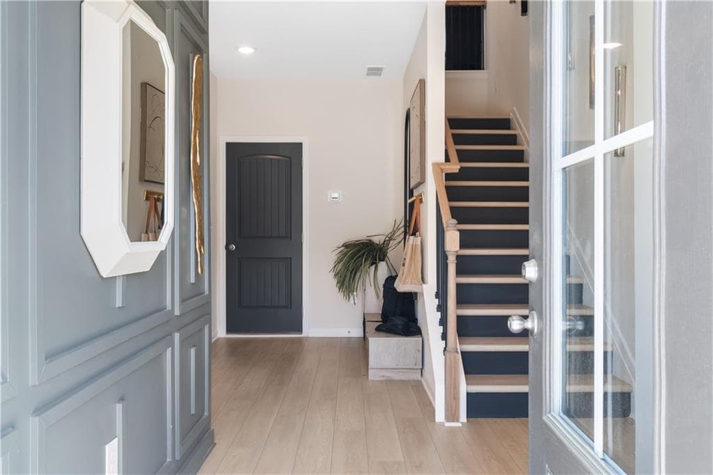 3 bedroom, 4 bathroom, 1,889 sq ft townhouse for sale at 2806 Daybreak Lane, Newnan, GA 30265 — photo 2