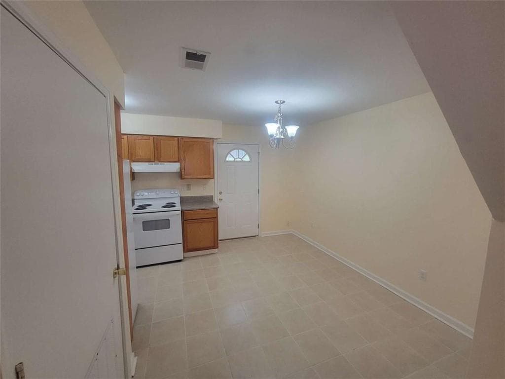 2 bedroom, 2 bathroom, 1,024 sq ft townhouse for sale at 2674 Evans Mill Drive, Lithonia, GA 30058 — photo 8