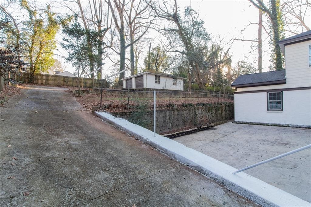4 bedroom, 3 bathroom, 4,796 sq ft single family residence for sale at 2531 Midway Road, Decatur, GA 30030 — photo 2