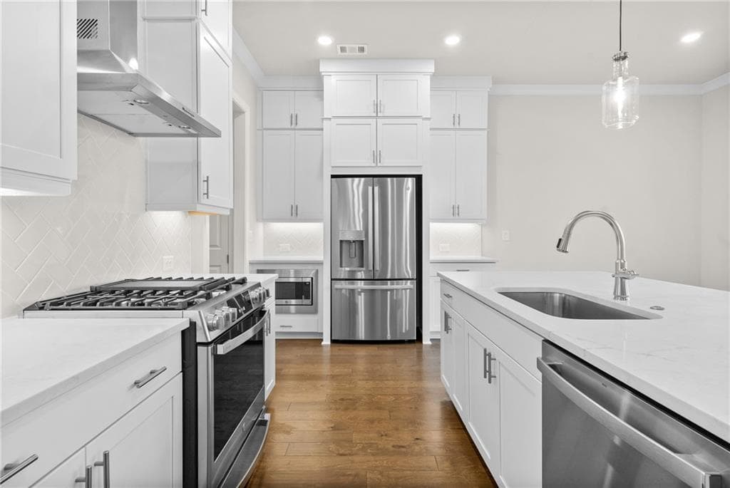 3 bedroom, 3 bathroom, 2,433 sq ft single family residence for sale at 610 Silva Street, Cumming, GA 30040 — photo 5
