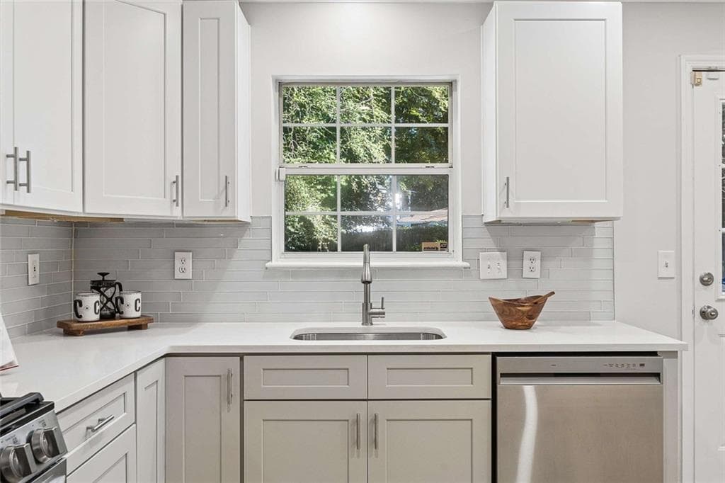 3 bedroom, 3 bathroom, 1,748 sq ft single family residence for sale at 1053 Standard Drive, Brookhaven, GA 30319 — photo 9